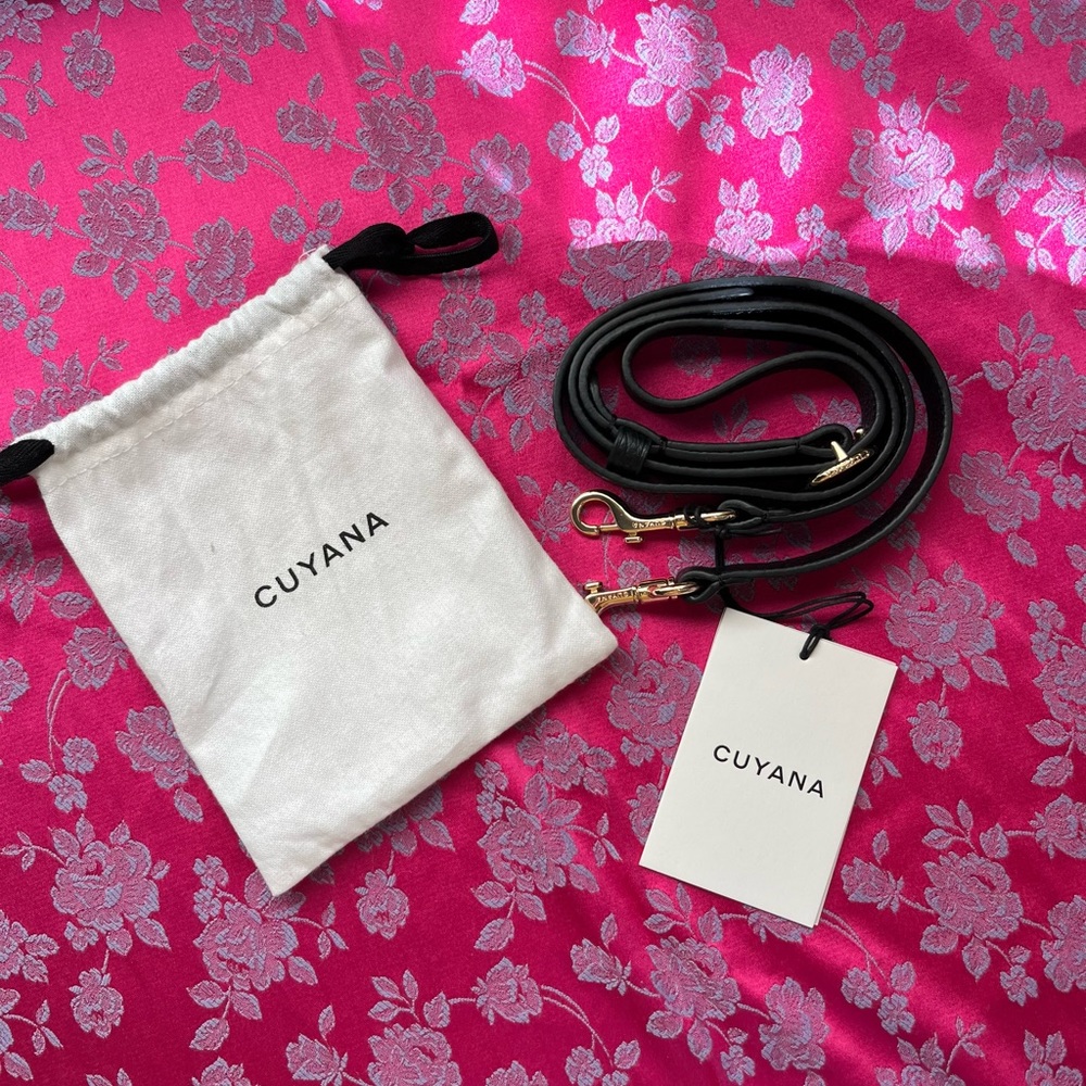 Cuyana Black Leather Adjustable strap